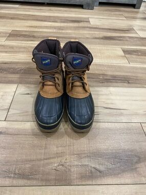 Sporto Navy and Brown Waterproof Duck Boots